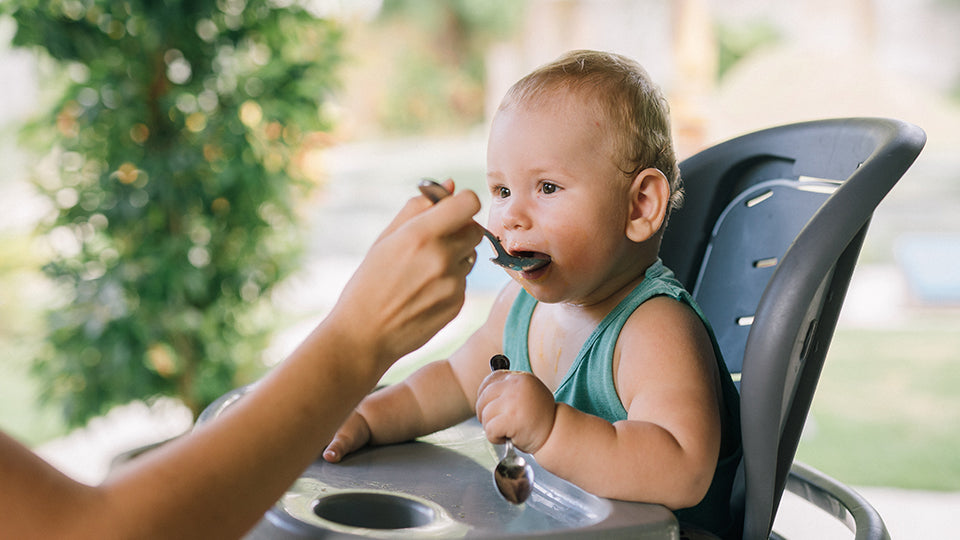 How to Encourage Healthy Eating Habits in Your Baby